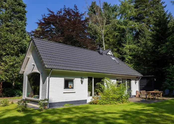 Semesterbostad Het Witte Boshuis *