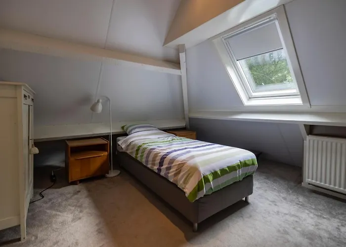 Semesterbostad Het Witte Boshuis *